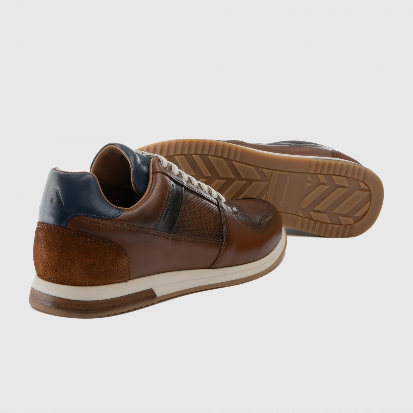 Ambitious Slow Classic Sneaker