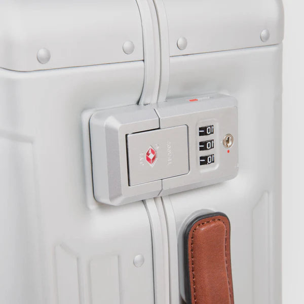 Piquadro Medium Size Hardside Spinner