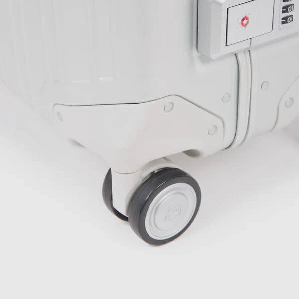 Piquadro Medium Size Hardside Spinner