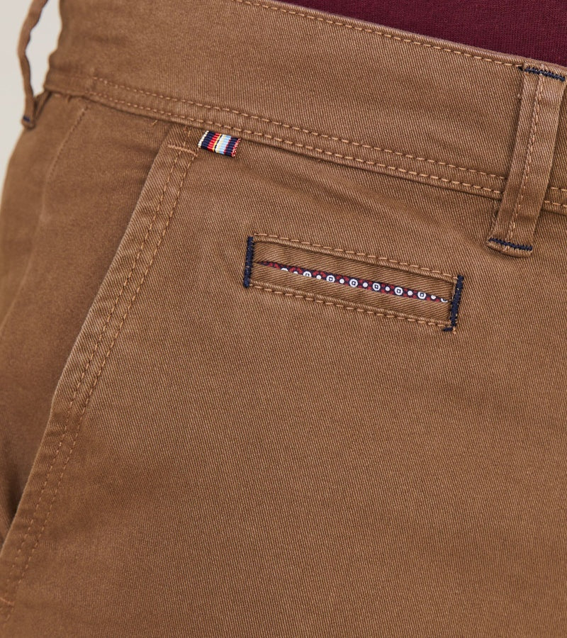 Andre Mane Modern Fit Chinos – Tan