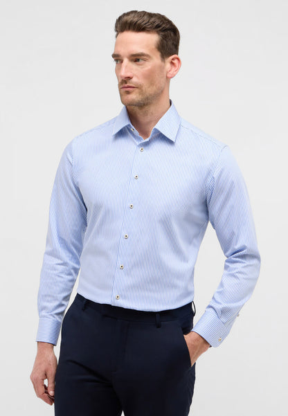 MODERN FIT Shirt in sky blue striped