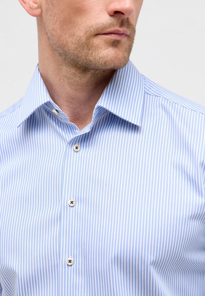 MODERN FIT Shirt in sky blue striped