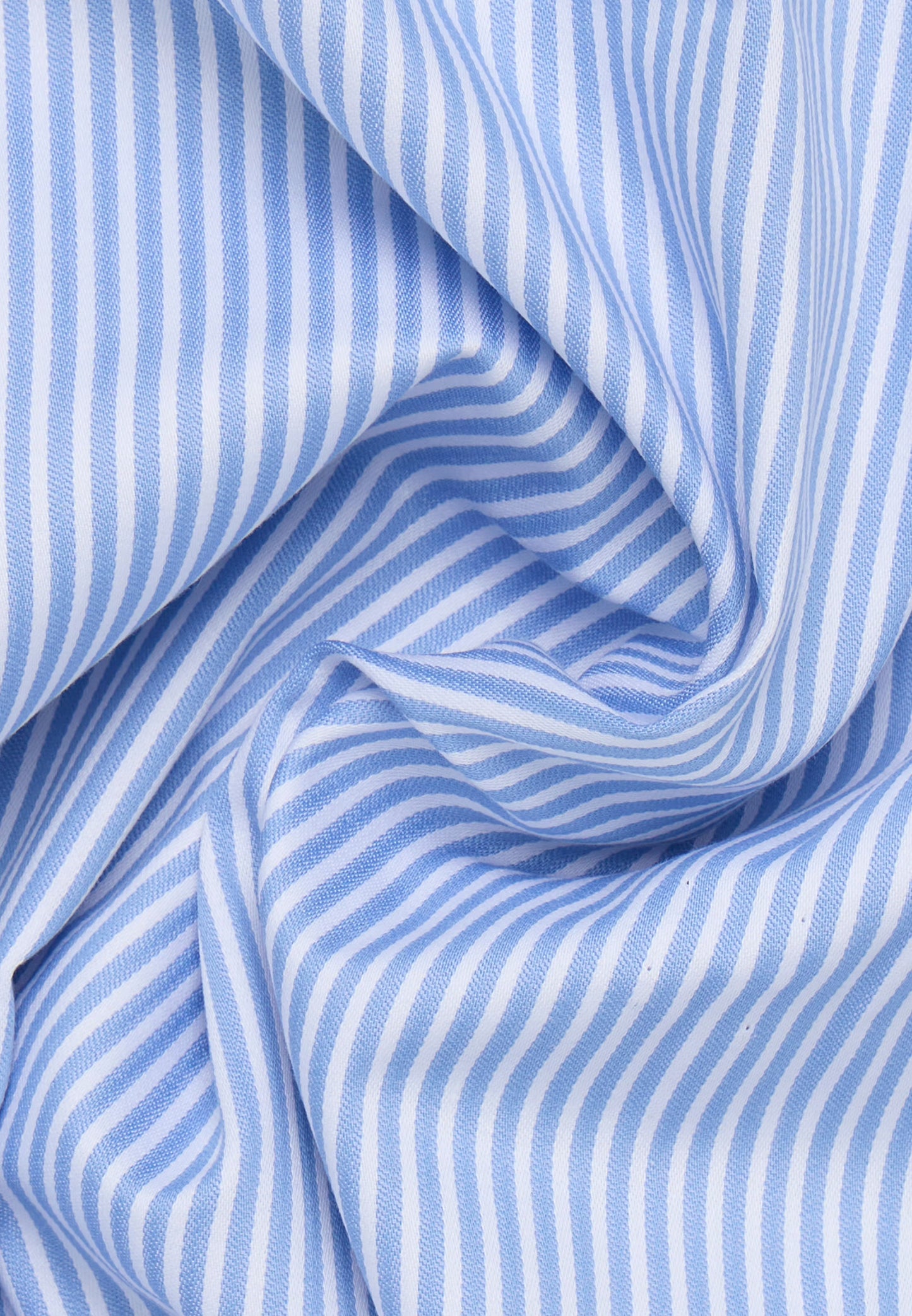 MODERN FIT Shirt in sky blue striped