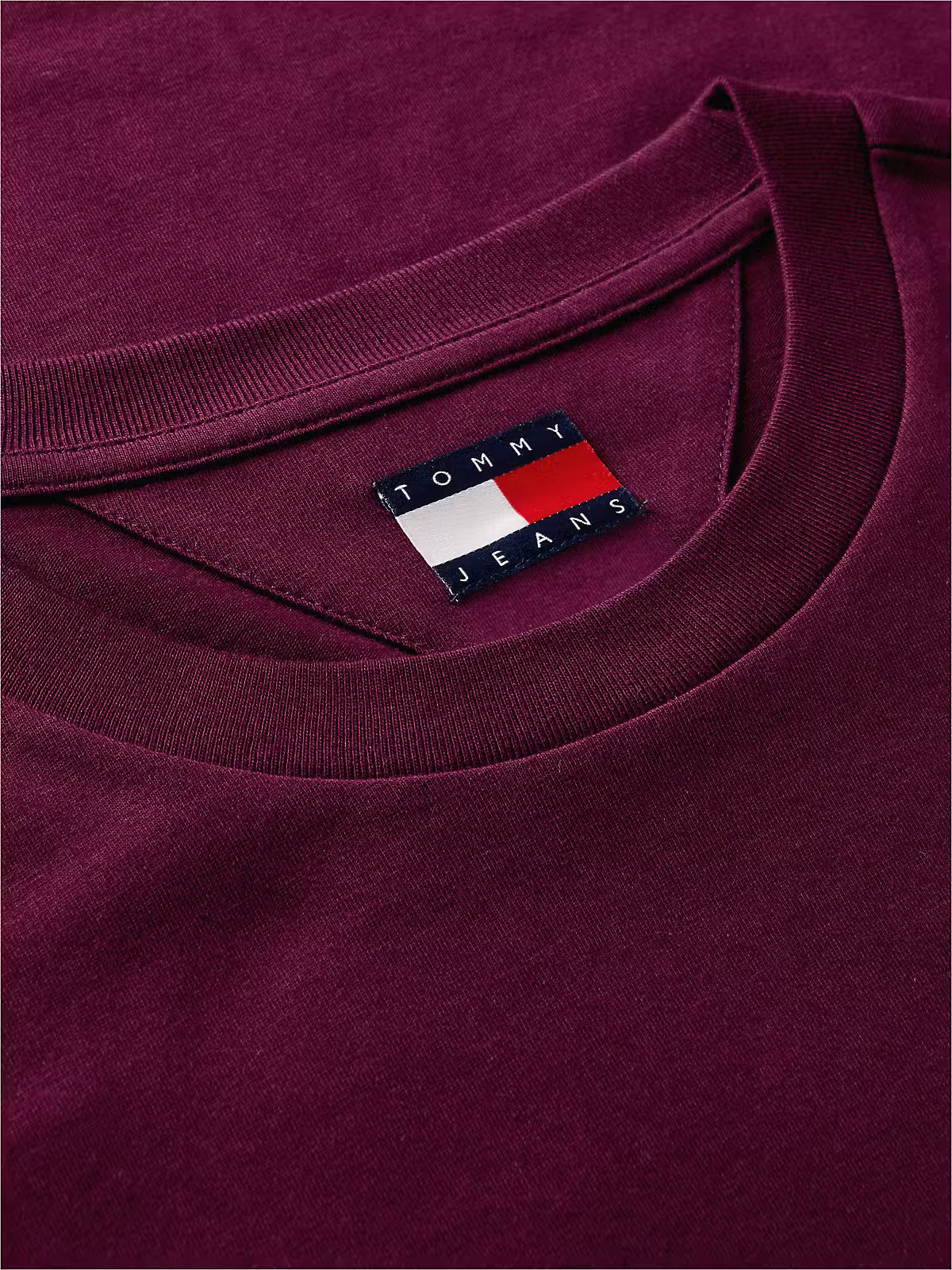 Tommy Jeans Signature Chest T-Shirt – Berry